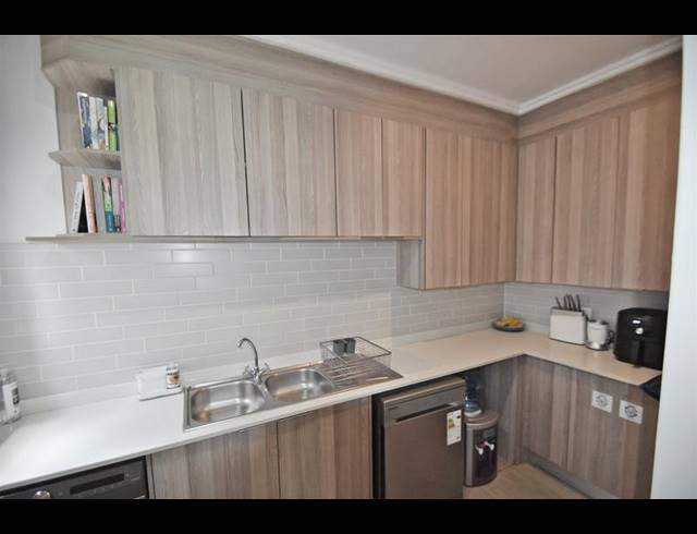 3 BEDROOM TOWNHOUSE FOR SALE IN SANDOWN